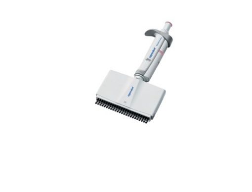 Picture of Eppendorf Research® plus, 24-channel, variable 1-20 µL, light pink, incl. epT.I.P.S.® Box